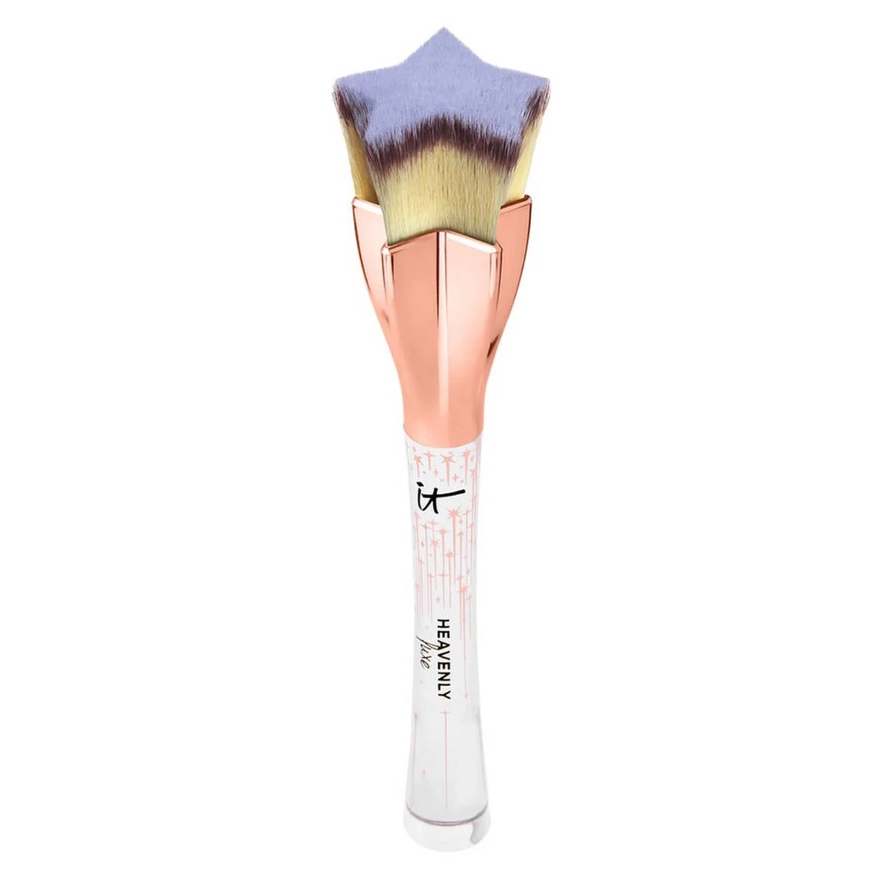 It cosmetics foundation brush